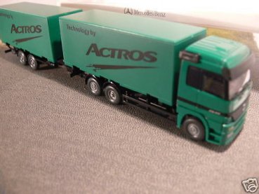 1/87 Wiking MB Actros mit MB Actros Werbung grün Wechselkoffer HZ