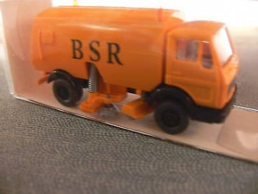 1/87 Wiking MB 1217 BSR Berlin Kehrmaschine 642 2 A