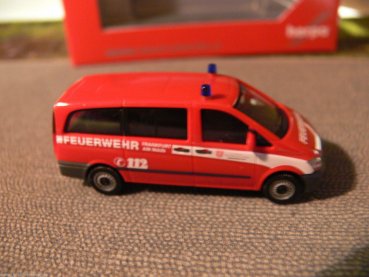 1/87 Herpa MB Vito 2010 Bus Feuerwehr Frankfurt 049399