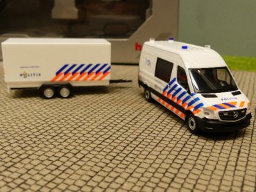 1/87 Herpa MB Sprinter Politie mit Anhänger Niederlande NL 937009