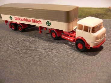 1/87 Brekina Krupp 960 Glücksklee Milch Planen-Sattelzug 84115