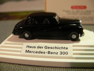 1/87 Wiking MB 300 Haus der Geschichte schwarz