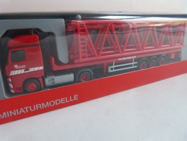 1/87 Herpa MB Actros Streamspace Riga Mainz Flachbett-SZ m. 2 Gittermastteilen 304764