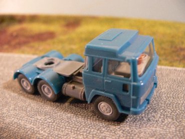 1/87 Wiking Magirus Deutz Zugmaschine dunkelblau