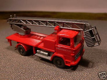 1/87 Wiking MB Hebebühne rot 644 A