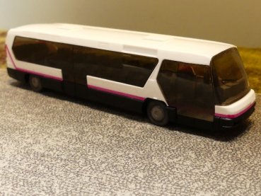 1/87 Rietze Neoplan Metroliner weiß pink