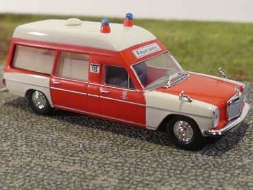 1/87 Brekina MB /8 Binz KTW Feuerwehr Hamburg 13803