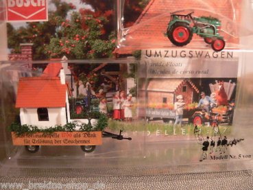 1/87 Busch Traktor m. Umzugswagen Nr.5 Pfarrei 40062