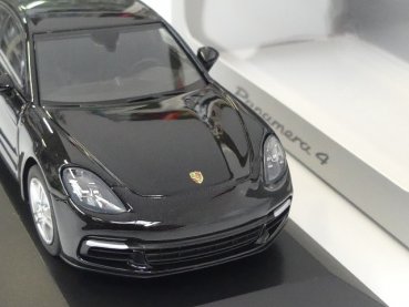 1/43 Herpa Porsche Panamera 4 schwarz metallic WAP0207100G