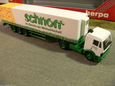 1/87 Herpa MB SK Schnorr Im Dienste der Milchwirtschaft Kühlkoffer-SZ 142502