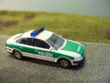 1/87 AWM VW Passat Limousine Polizei 0751.01