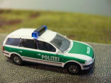 1/87 AWM VW Passat Variant Polizei 0761.01