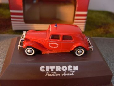 1:87 Brekina Citroen 11 CV Traction Fw Ville de Lannepax F  1435