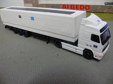 1/87 Albedo Volvo FH16 UN Planen-Sattelzug 222001