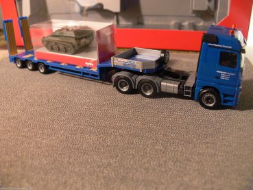 1/87 Herpa 159289 MB Actros LH 08 Semitieflade-SZ + Ladegut Wiesel Hegmann