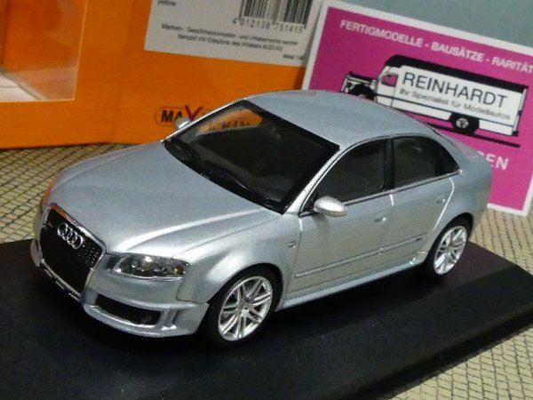 1/43 Maxichamps Audi RS4 Limousine 2004 silber 940014601