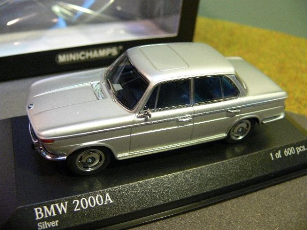 1/43 Minichamps BMW 2000A 1962 silber 1of 600 Pcs. 437023000