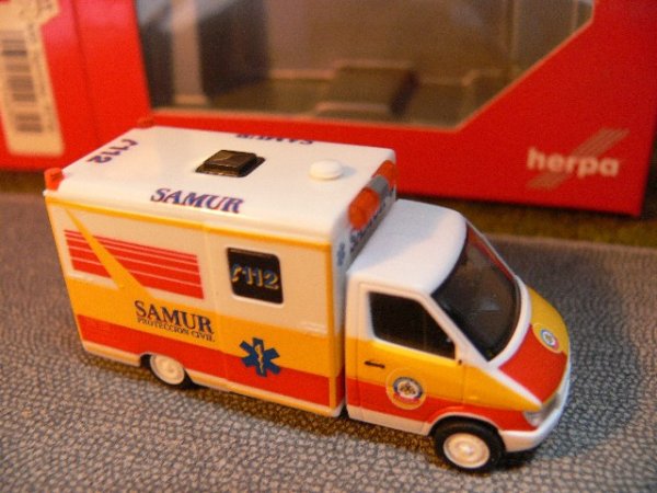 1/87 Herpa MB Sprinter RTW Samur Proteccion Civil ES Spanien 046305