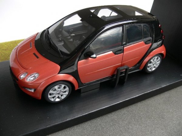 1/18 Kyosho Smart Forfour flamerot