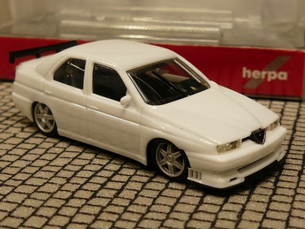 1/87 Herpa Alfa Romeo 155 Rennsport weiß 420327