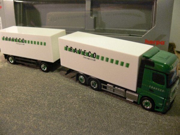 1/87 Herpa MB Actros Bigspace Traveco Koffer-HZ 921671