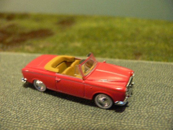 1/87 UH Norev Peugeot 403 Cabriolet rot