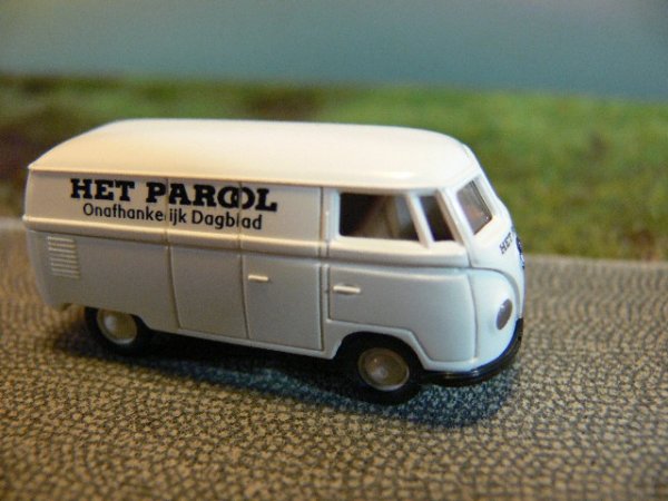 1/87 Brekina # 0827 VW T1 a Het Parool Kasten