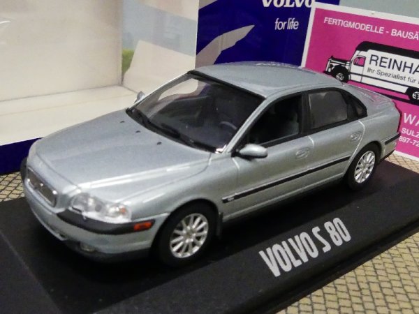 1/43 Minichamps Volvo S80 eisblau