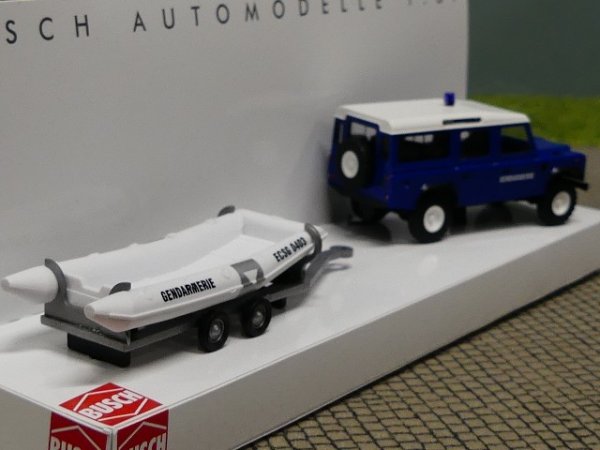 1/87 Busch Land Rover Defender Gendarmerie mit Boot 50322