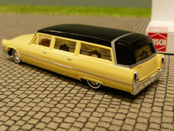 1/87 Busch Cadillac Station Wagon´66 Bestattungswagen hellgelb 42920