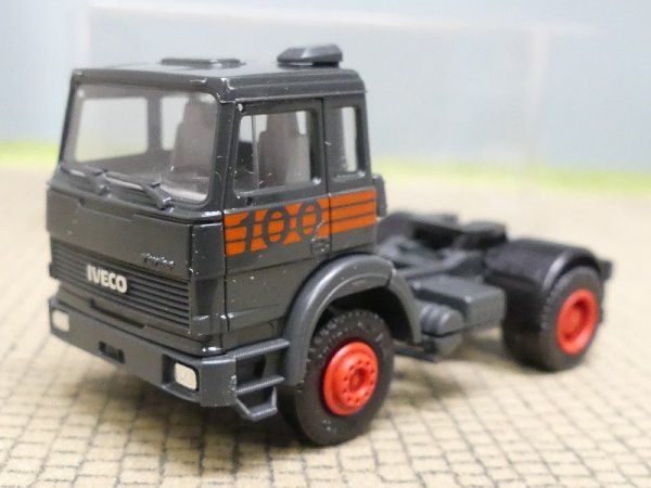 1/87 Herpa IVECO TurboStar 2achs Zugmaschine dunkelgrau