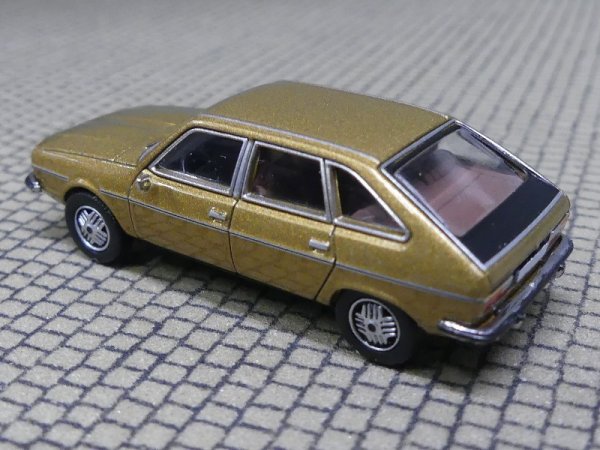 1/87 PCX Renault 30 metallic beige 870293