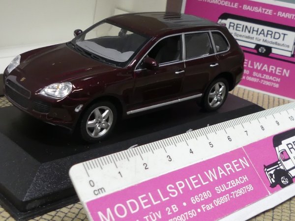 1/43 Minichamps Porsche Cayenne Turbo dunkelrot metallic