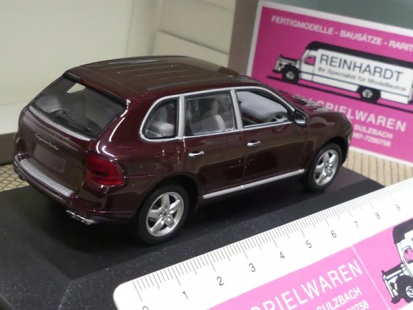 1/43 Minichamps Porsche Cayenne Turbo dunkelrot metallic