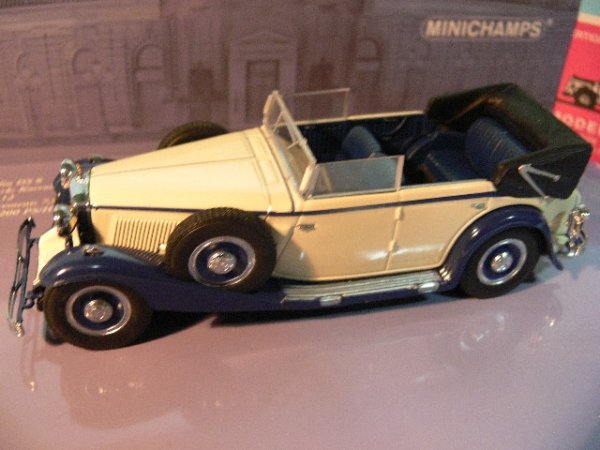 1/43 Minichamps Maybach Zeppelin 1932 weiss-blau 436 039408