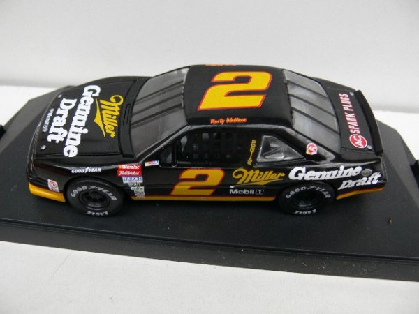 1/43 Quartzo Pontiac Grand Prix Miller Rusty Wallace 2012