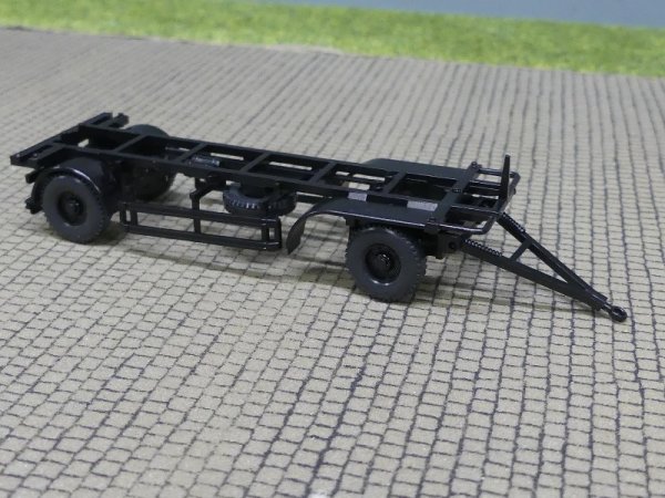 1/87 Wiking Anhänger für Wechselaufbau schwarz 57103ah