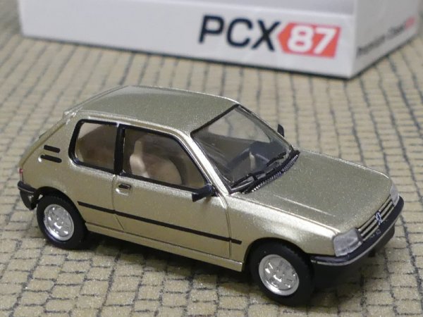 1/87 PCX Peugeot 205 beige metallic 870507