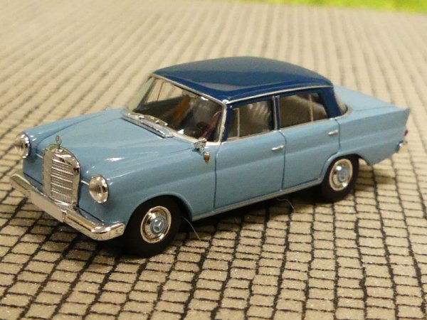 1/87 Brekina MB 190c hellblau/dunkelblau 13357 Starmada