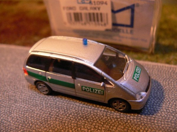 1/87 Rietze Ford Galaxy Polizei silber-grün 51094