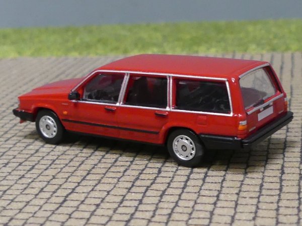 1/87 PCX Volvo 740 Kombi rot 870666