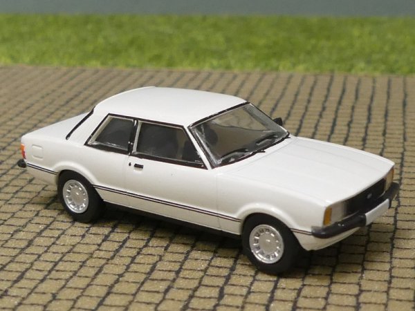 1/87 PCX Ford Taunus TC2 weiß 870657