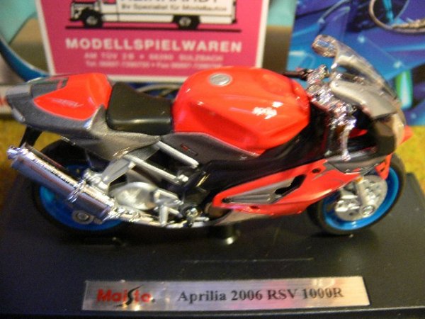 1/18 Maisto Aprilia 2006 RSV 1000R rot