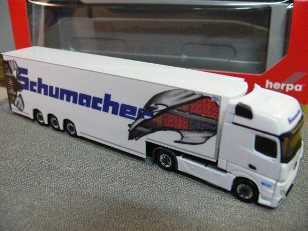 1/87 Herpa MB Actros Gigaspace Kühlkoffer-Sattelzug Schumacher 302807*