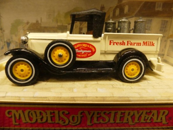 Matchbox Yesteryear Ford A 1930 Fresh Farm Milk W. Glifford Y35