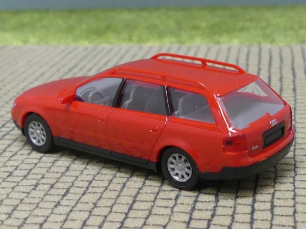 1/87 Wiking Audi A6 Avant rot 130 02 B