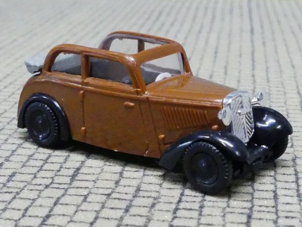 1/87 Brekina DKW F7 Cabrio braun