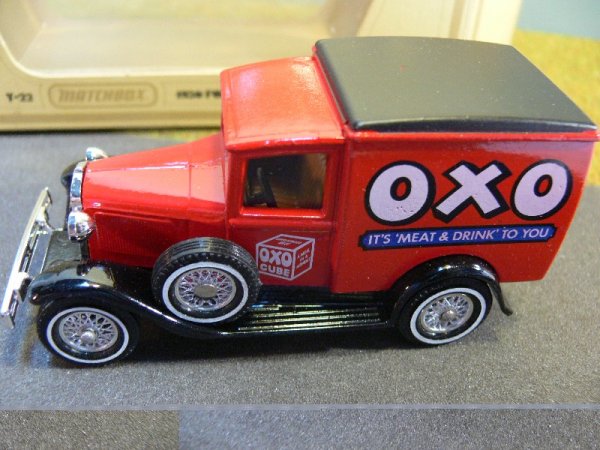 Matchbox Yesteryear Ford A 1930 OXO Cube 1930 Beschreibung Y22