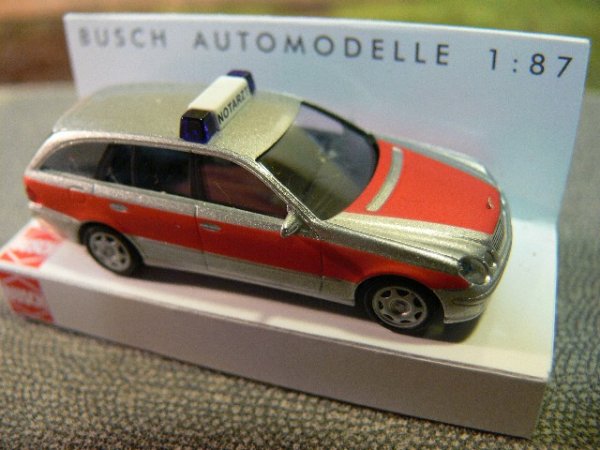 1/87 Busch MB E-Klasse Notarzt 49451