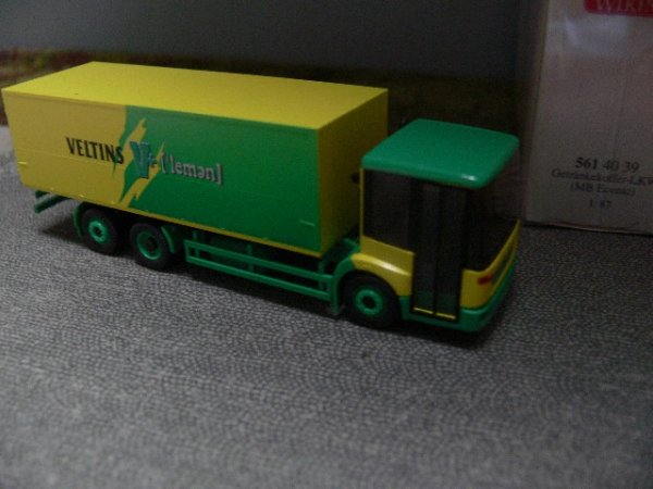 1/87 Wiking MB Econic Veltins Getränkekoffer-LKW 561 40